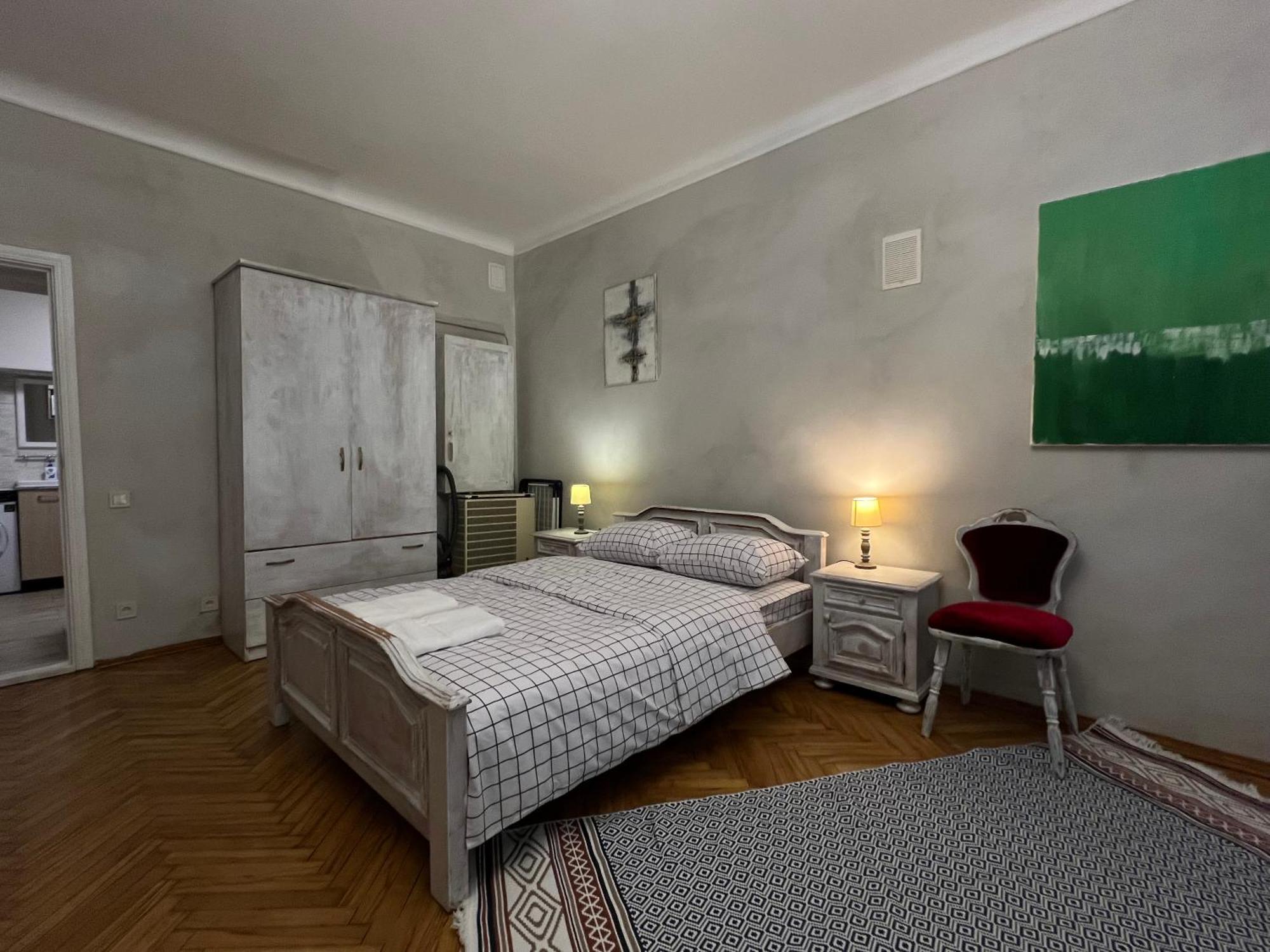 Loft-Style Apt On Virmenska Str Lviv Eksteriør bilde